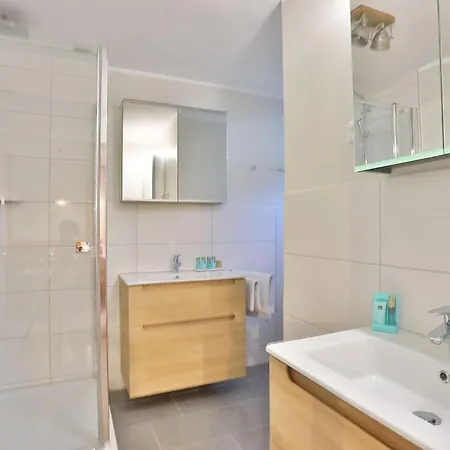 Salzwiesen Mit Eigenem Saunarohrhus *