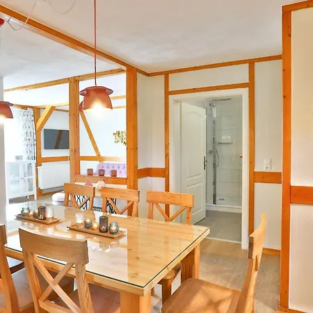 Salzwiesen Mit Eigenem Saunarohrhus * Middelhagen