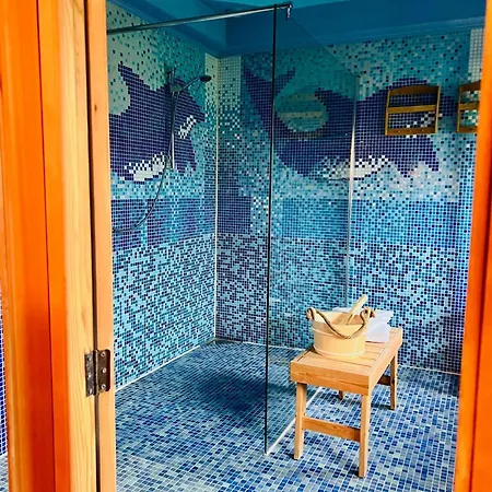 Salzwiesen Mit Eigenem Saunarohrhus