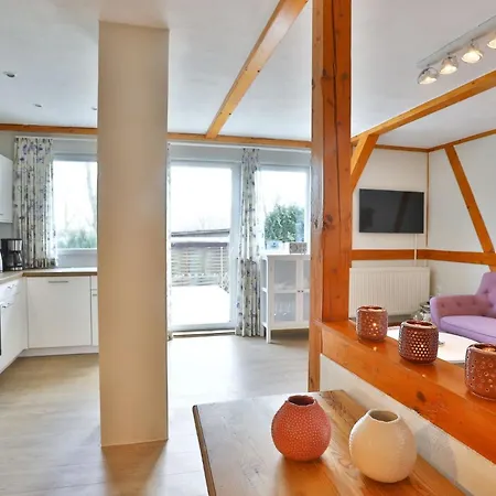 Salzwiesen Mit Eigenem Saunarohrhus *