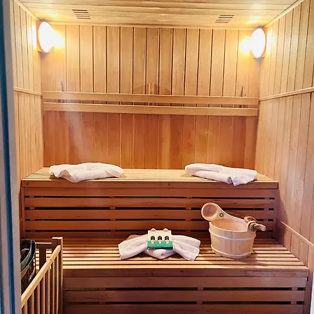 Salzwiesen Mit Eigenem Saunarohrhus Middelhagen